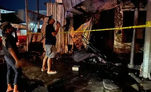 Warung Sate Pak Manto Terbakar, Tujuh Mobil Damkar 3 Jam Padamkan Api