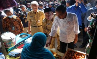 Kaget Harga Cabai Rawit di Pasar Menden Blora Murah, Presiden Borong 5 Kg