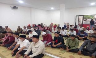 Kompak, Kader PDIP Solo Pengajian & Buka Puasa Bareng Warga