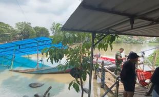 1 Penumpang Perahu Hanyut di Sungai Surabaya Belum Ditemukan