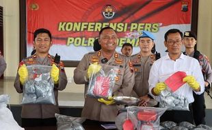 Polres Demak Tangkap 4 Penjual Obat Petasan, 40 Kg Bubuk Mercon Disita