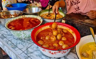 Cita Rasa Masakan Nenek di Seporsi Petis Bumbon Khas Semarang