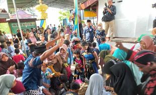 Meriah! Kirab dan Rebutan Gunungan Ramaikan Sadranan di Bukit Jabalkat Klaten