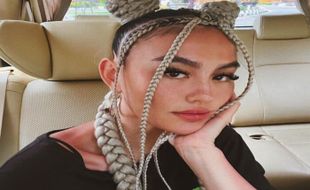 Agnez Mo Urus Sendiri e-KTP di Kantor Kelurahan Bikin Heboh Warganet