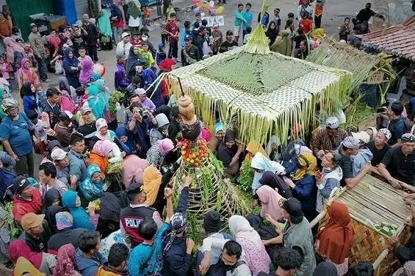 Ruwat Bumi Guci
