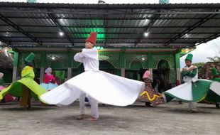 Penuh Makna, Siswa MI di Kalitlawah Boyolali Isi Ngabuburit dengan Menari Sufi