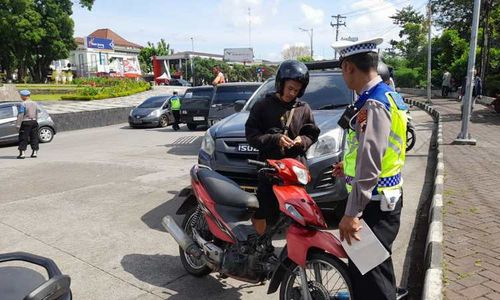 1,5 Jam Razia Kendaraan di Simpang Lima Boyolali, 100-an Pengendara Kena Tilang