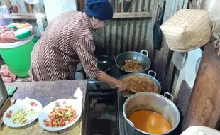 Berburu Tongseng Sapi Bu Parmi di Pasar Kota Wonogiri, Lezatnya Tiada Tandingan