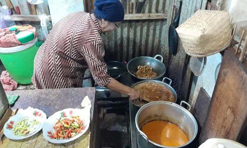 Berburu Tongseng Sapi Bu Parmi di Pasar Kota Wonogiri, Lezatnya Tiada Tandingan