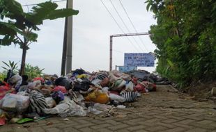 Imbas Pencemaran Lingkungan, Warga Ponorogo Tutup Akses Masuk ke TPA Mrican