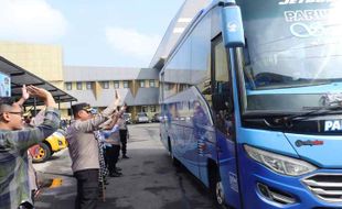 Arus Balik Lebaran 2023, Polres Sukoharjo Berangkatkan 2 Bus Gratis untuk Warga