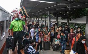 Puncak Arus Balik, 42.000 Penumpang KA Tiba di Jakarta Hari Ini