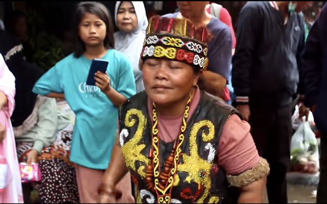 Pengobatan Alternatif Ida Dayak dalam Kacamata Sains & Agama