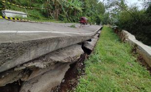 Ambles Lebih dari 2 Bulan, Kondisi Jalan Alternatif Gubug-Salatiga Kian Parah