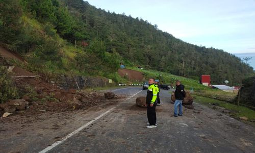 Longsor, Jalan Tembus Tawangmangu-Magetan Ditutup