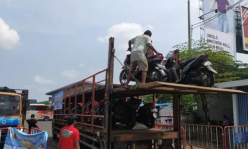 Puluhan Motor Peserta Mudik Gratis Kemenhub Tiba di Terminal Tirtonadi Solo