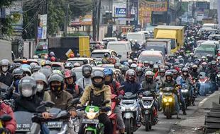 H-4 Lebaran, Pemudik Motor Padati Jalan Nasional Kabupaten Bandung