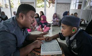 Intip Pesantren Kilat Ramadan Siswa Tunarungu di SLB B Prawestri Karanganyar