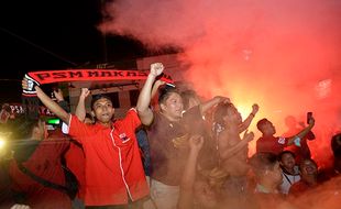 Suporter PSM Makassar Berpesta Rayakan Gelar Juara Liga 1 2022/2023