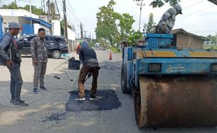 Pemkab Karanganyar Prioritaskan Perbaikan Jalan di Jalur Wisata 