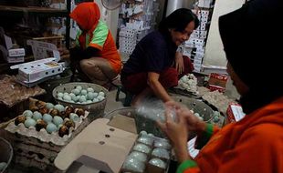 Jelang Lebaran, Produksi Telur Asin di Brebes Meningkat 3 Kali Lipat