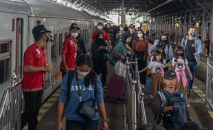 Gara-gara Jogja Macet, 14 KA Berhenti Luar Biasa di Stasiun Tugu & Lempuyangan