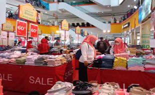 Bazar Fesyen Digelar di Pusat Perbelanjaan di Solo, Pemburu Diskon Merapat!