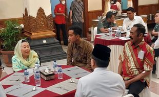 Momen Hangat Gibran dan Rudy bersama Mantan Ibu Negara Sinta Nuriyah