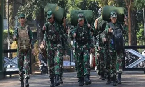 Pelat AA Trending di Twitter, Gegara Pria Berseragam TNI Tendang Ibu-Ibu