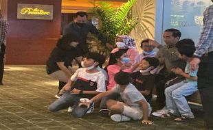 Jokowi dan Iriana Nonton Bioskop di Solo, Pengunjung Senang Bisa Foto Bareng