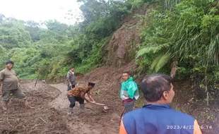 Longsor di Tamansari Boyolali Akibat Hujan Deras, Akses Antardukuh Terganggu