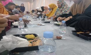 Ada Masakan Nusantara, Menu Buka Puasa di Masjid Sheikh Zayed Solo