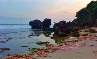 Eksotisnya Pantai Kali Mirah, Pesona Tersembunyi di Ujung Selatan Wonogiri