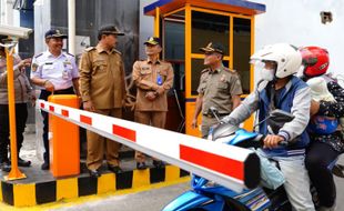 Parkir Elektronik Mulai Berlaku di Pasar Besar Madiun, Segini Tarifnya