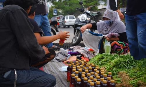 Protes Ketimpangan Sosial, Sekelompok Pemuda di Semarang Gelar Pasar Gratis