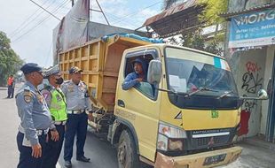 50 Truk Uruk Tol Tertangkap Lewat di Luar Jalur, Wabup Klaten: Kandangkan Saja!