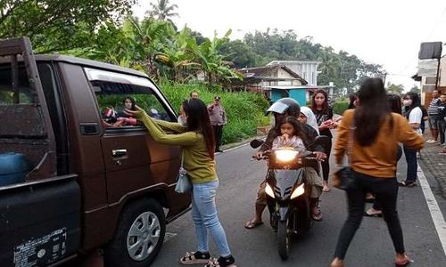 Berburu Berkah Ramadan, Ratusan PK Sembir Salatiga Bagikan Takjil