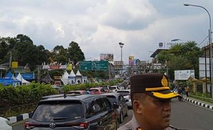 430.000 Kendaraan Masuk Jalur Puncak Bogor saat Libur Lebaran