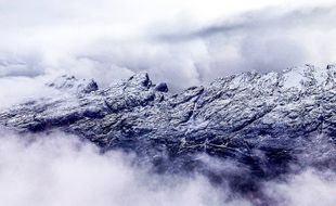 Salju Abadi Puncak Jayawijaya di Ambang Punah, Kita Bisa Apa?