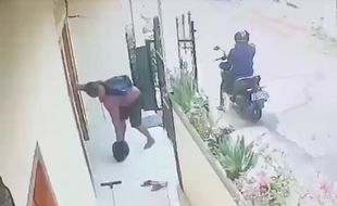 Viral! Aksi Maling Bobol Rumah di Selogiri yang Ditinggal Salat Id Terekam CCTV