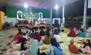 Takbir Keliling di Kampung Mlangsen Joho Dimeriahkan Hadrah, Warga Antusias