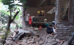 Satu Rumah di Jember Rusak Berat Akibat Gempa Bumi M 6,6 di Tuban