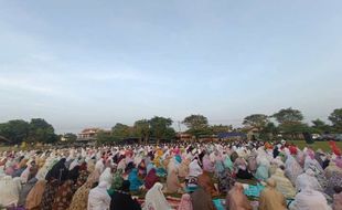 Ikuti Salat Id di Karangmalang Sragen, Ribuan Jemaah Diajak Menjaga Ketakwaan