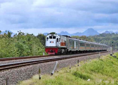 Penumpang KA Daop 6 Meningkat 33% selama Liburan, Tujuan Jarak Jauh Mendominasi