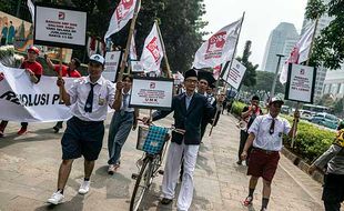 Aksi Simpatik Kader PSI Peringati Hardiknas, Suarakan Revolusi Pendidikan