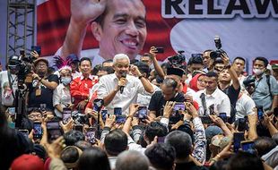 Ganjar Pranowo Hadiri Halalbihalal Bersama Relawan Jokowi di GBK Senayan