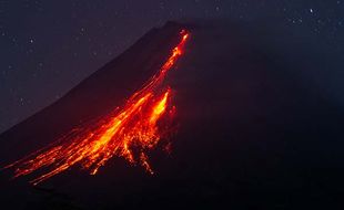 Gunung Merapi Kembali Keluarkan Guguran Lava Pijar, Jarak Luncur 1,8 Km