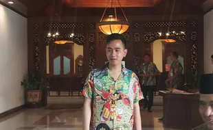 Manuver Gibran Rakabuming Raka, Antar 2 Bacaleg Parpol yang Beda, PDIP dan PSI