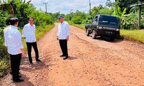 Jokowi Janji Akhir Juli Perbaikan Jalan Rusak di Sejumlah Provinsi Dimulai