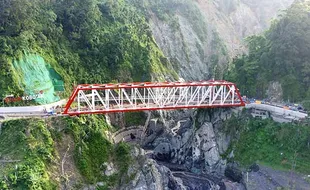 Putus Diterjang Erupsi Semeru, Jembatan Gladak Perak Kini Sudah Bisa Dilalui